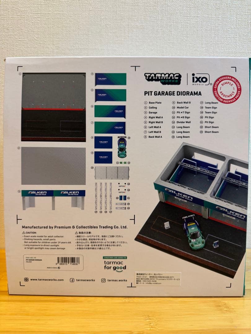 ミニカー TARMAC Porsche911GT3R PIT GARAGE DIORAMA