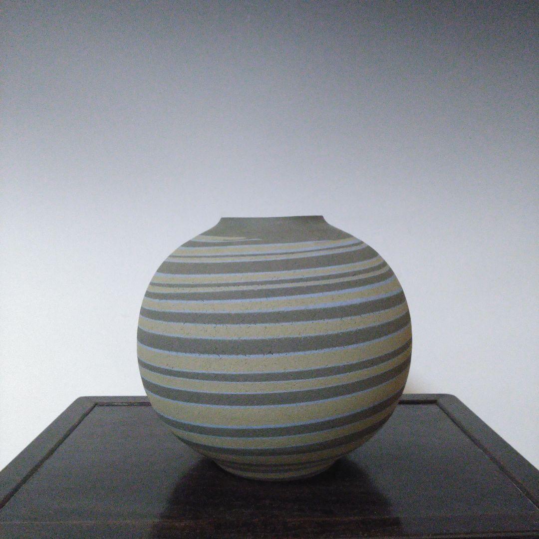 NO561 尾形香三夫 練上陶芸 花瓶(壺型) 銘有り「香」