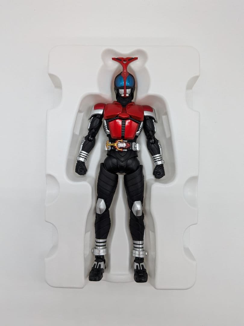 フィギュアーツ 真骨彫製法　仮面ライダーカブト