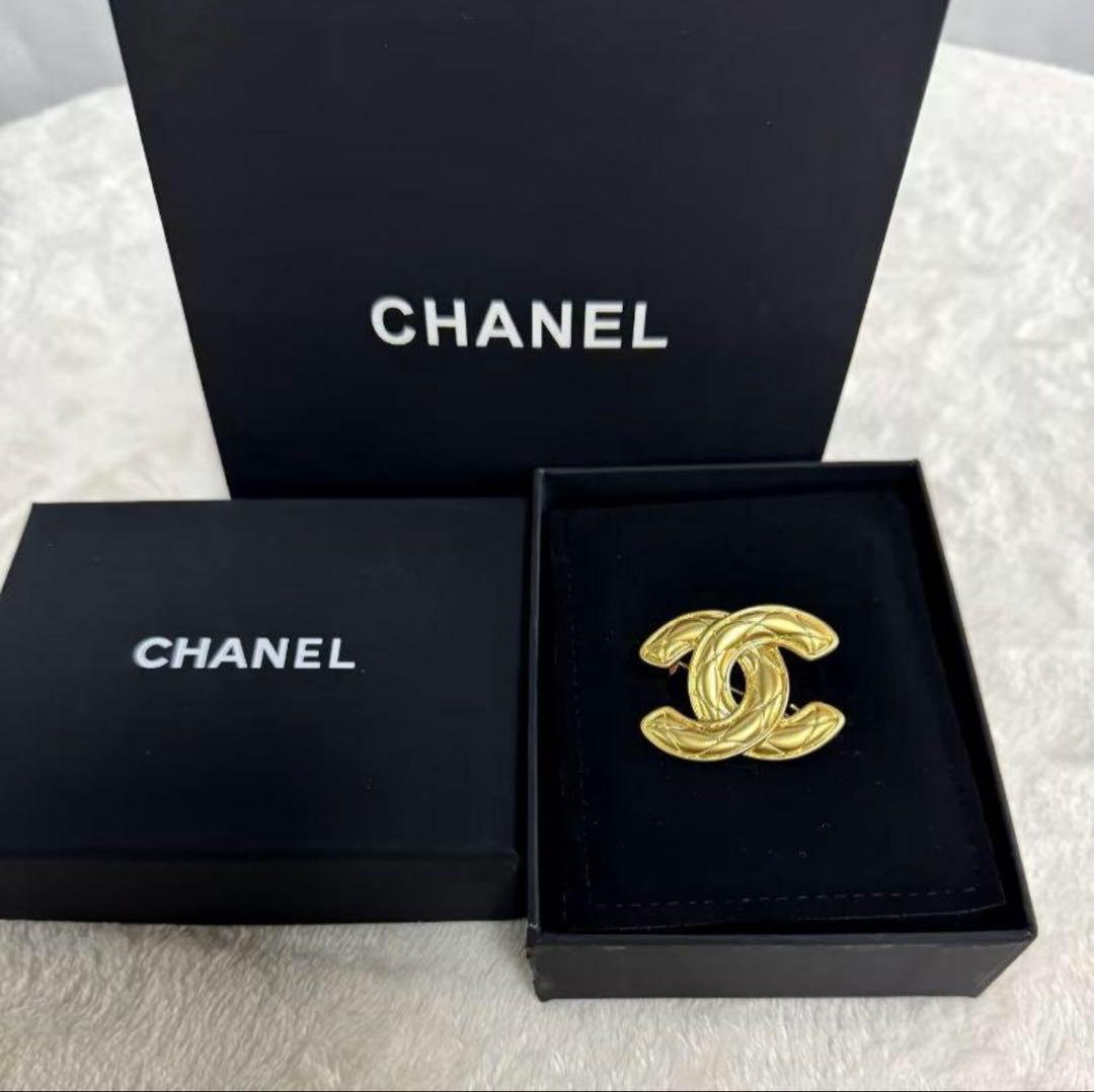 CHANEL シャネル　ブローチ　ゴールド　マトラッセ　ヴィンテージ　ココマーク
