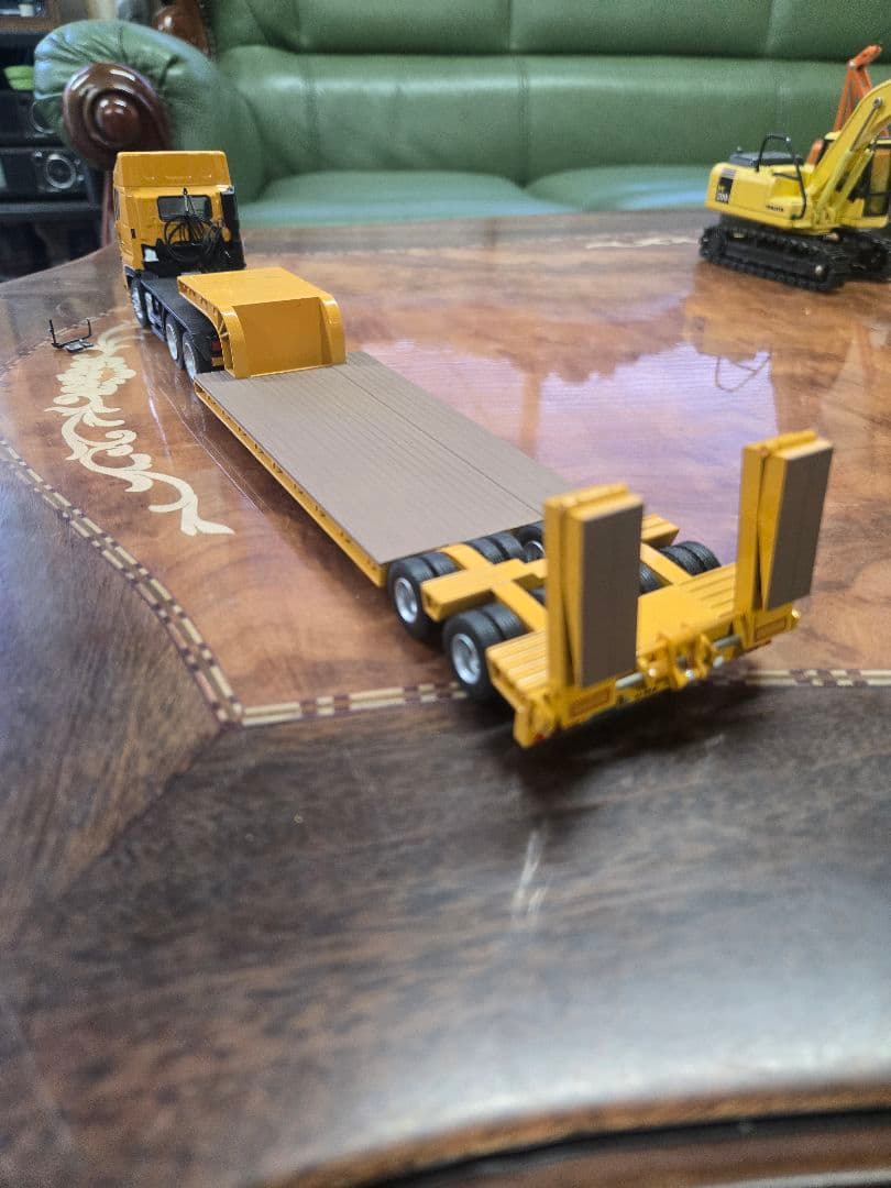 ケンクラフト1/50 プロフィア重量物運搬中低床16輪トレーラー 建設機械