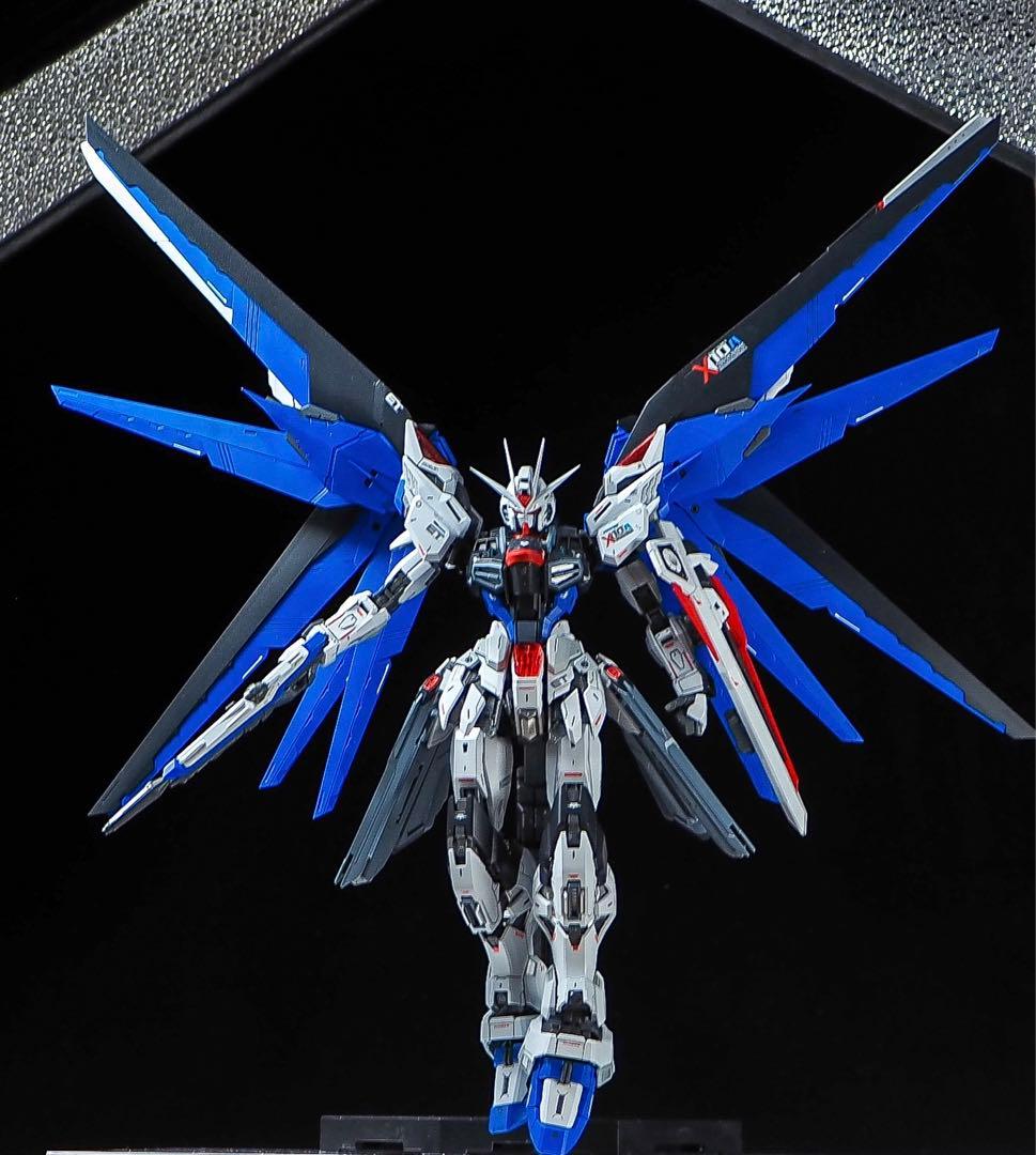 モデルグラフィックス参考作品　MGEX ストライクフリーダム　全塗装　完成品