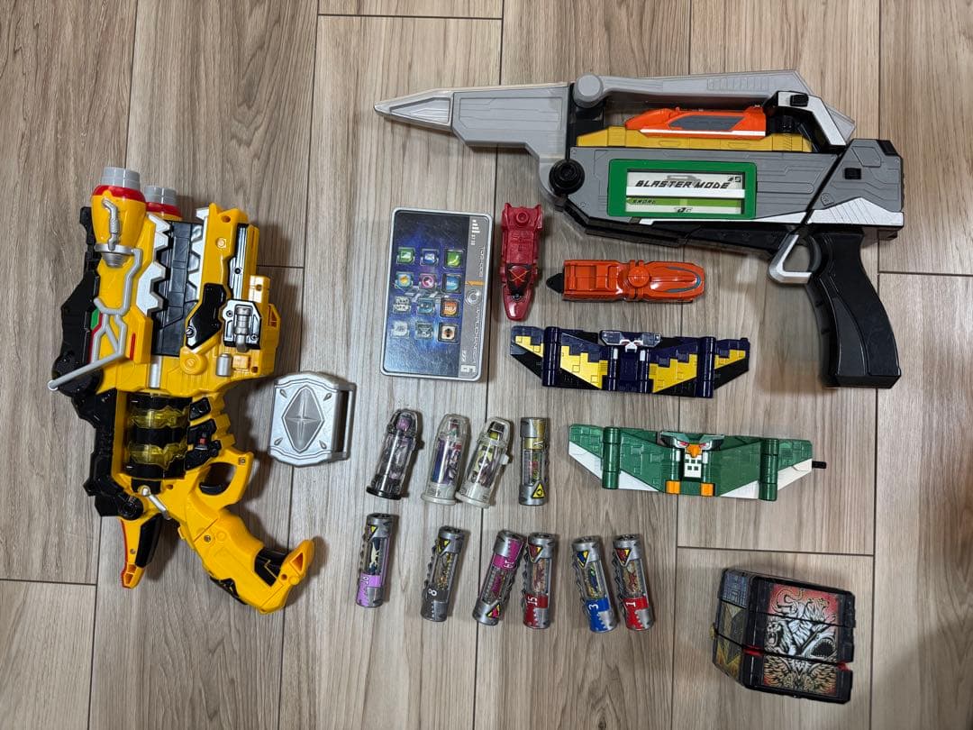 仮面ライダーとスーパー戦隊のおもちゃ各種