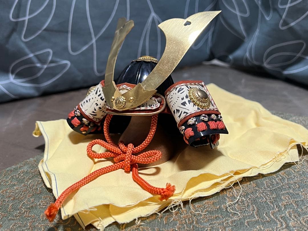 甲冑師 加藤一冑 大円山黒塗筋兜 佐々木盛綱 戦国武将 兜 置物