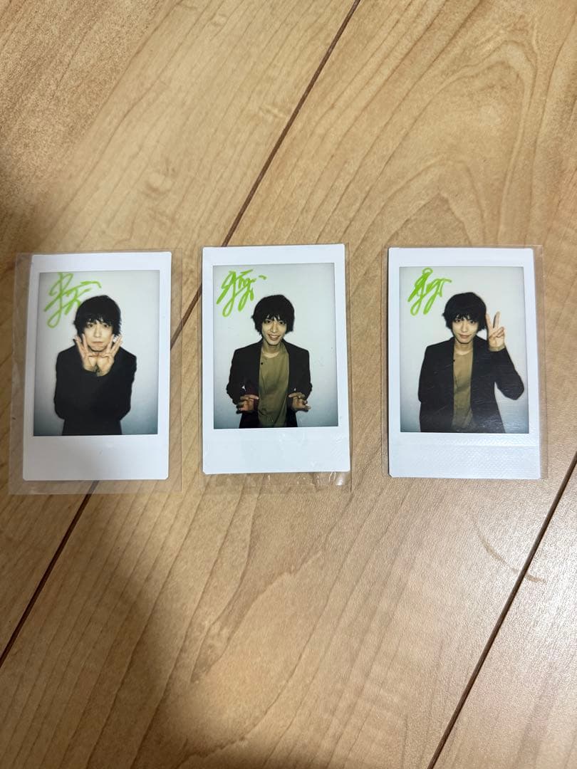 黒羽麻璃央　直筆サイン入りチェキ　3枚　匿名配送