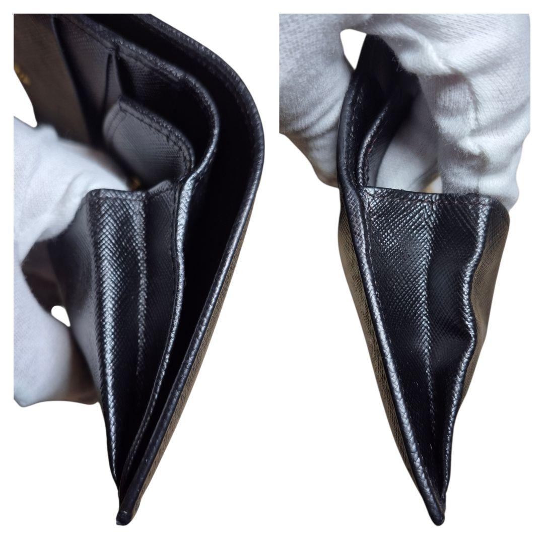 ＰＲＡＤＡ　プラダ　サフィアーノ　二つ折り財布　ブラック革 x