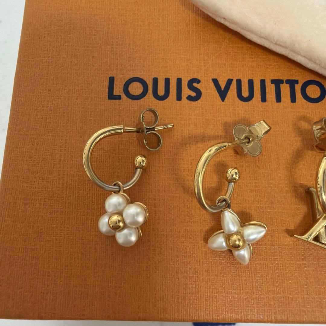 LOUIS VUITTON フラワーモチーフ ピアス