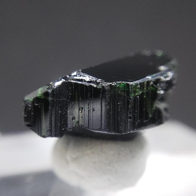 388 カラーチェンジ クロムトルマリン 結晶 原石