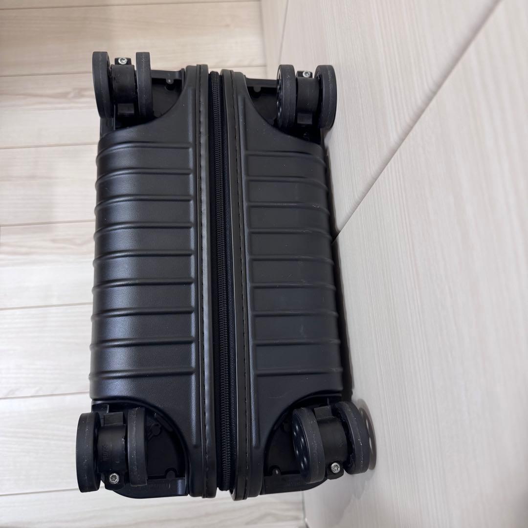 リモワ サルサ マットブラック 32L 4輪