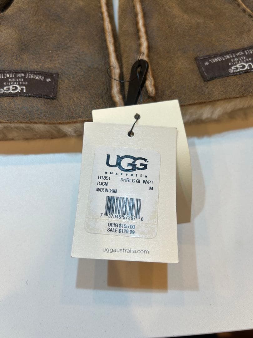 新品未使用　UGG Australia手袋 アグ Mサイズ