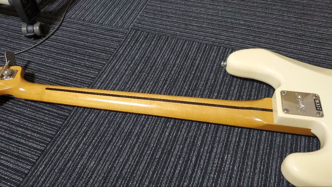 ベース Squier classic vibe '60s precision bass