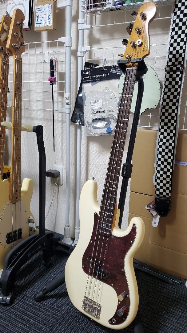 ベース Squier classic vibe '60s precision bass