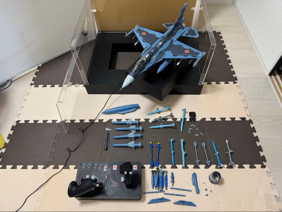 ディアゴステーニF-2A 戦闘機 大阪　直接受け取り限定