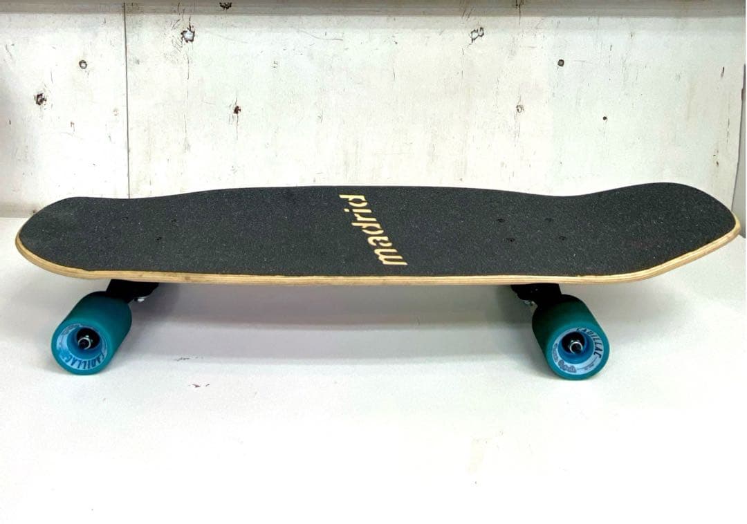 Madrid マドリッド ミジェット スワン・クルーザー