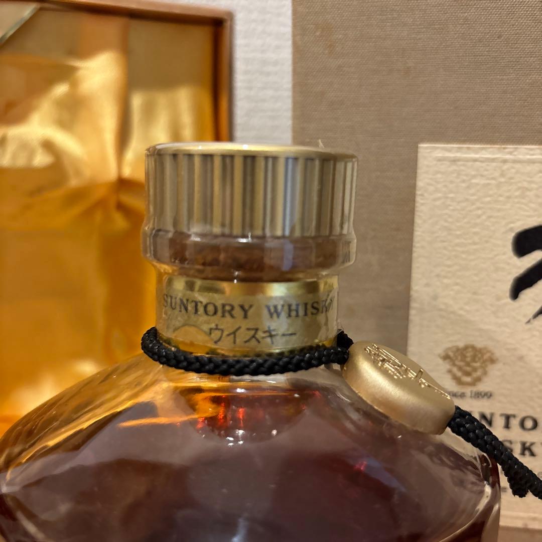 サントリーウイスキー響　裏ゴールドラベル　750ml 箱付き　未開封