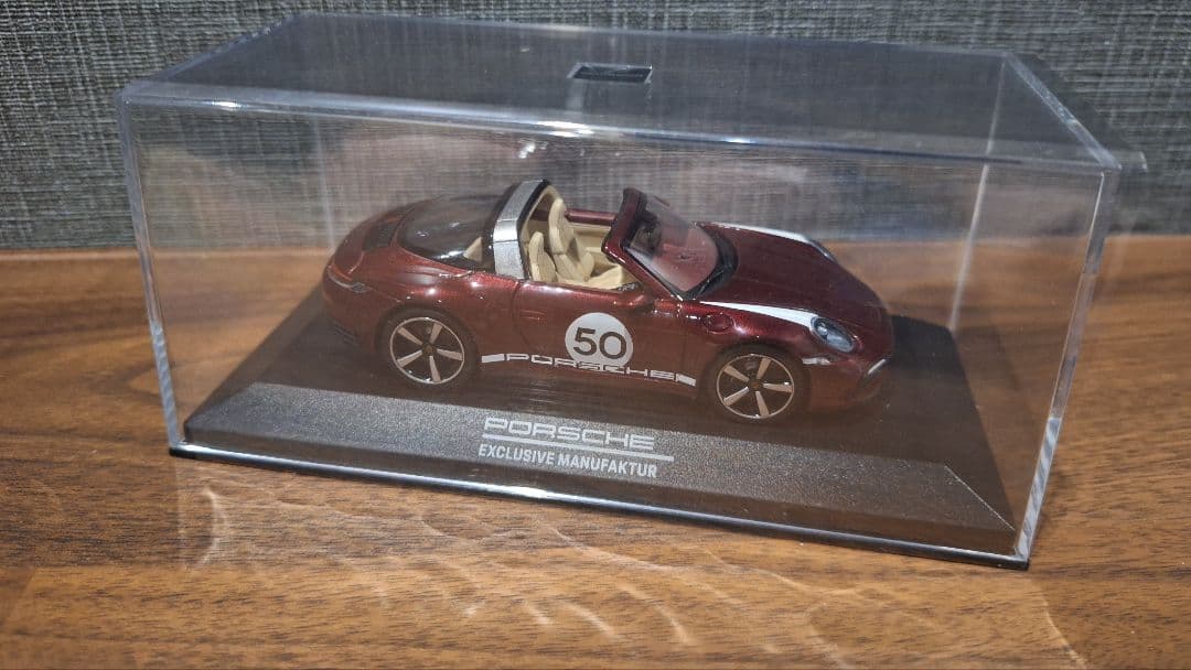 1/43 ポルシェ 911 targa4S ヘリテージエディション 992