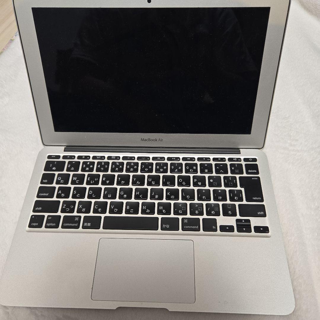 MacBook Air シルバー 11インチ メモリ4gb 256GB