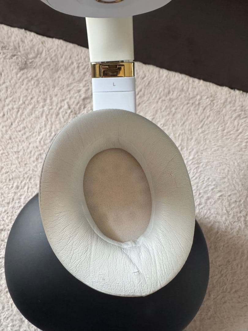 Beats studio3ワイヤレスヘッドホン ホワイト