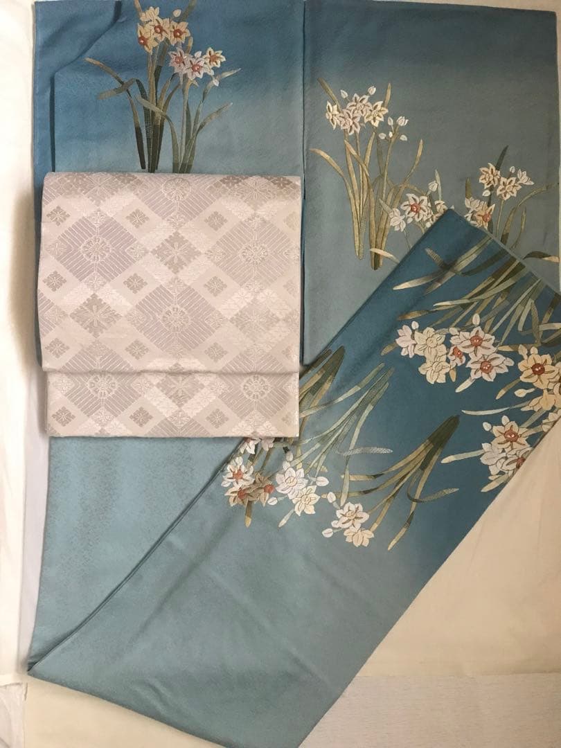 とっても使い勝手の良い白とシルバーの袋帯　正絹