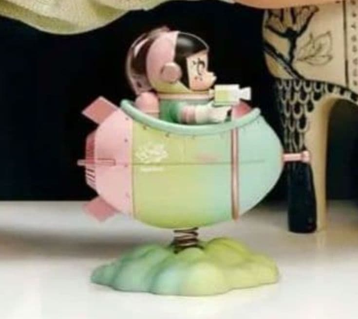 ベトナム限定　MEGA SPACE MOLLY 100%　　新品　未開封