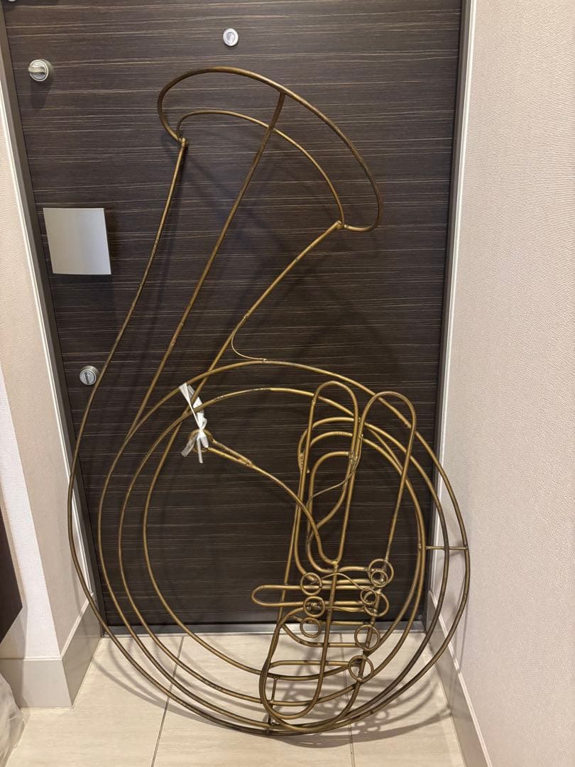 ホルン　大きな真鍮のオブジェ