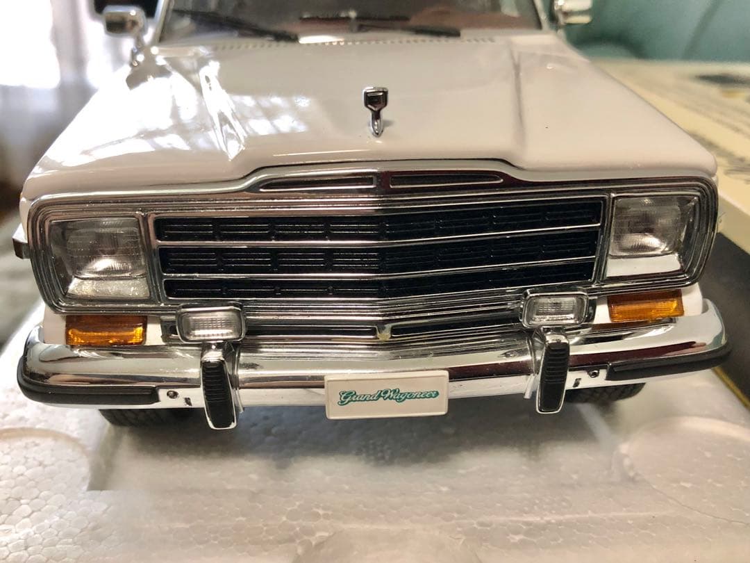 ★絶版！￼￼オートアート ￼1/18 ジープ グランド￼ ワゴニア￼