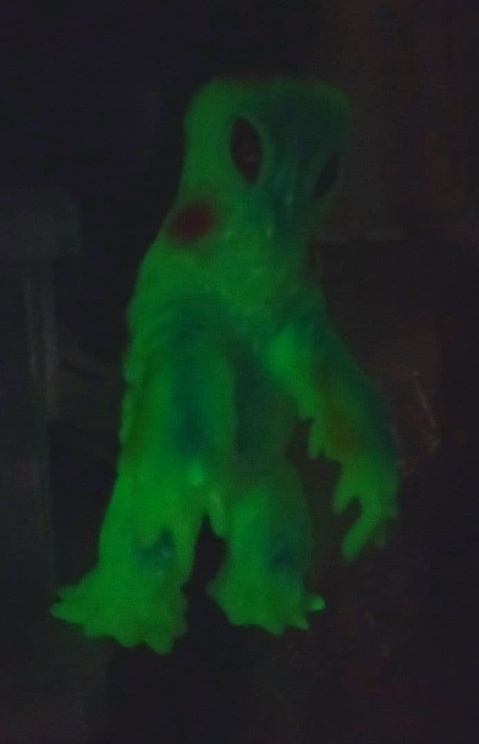 蓄光ヒドラソフビ