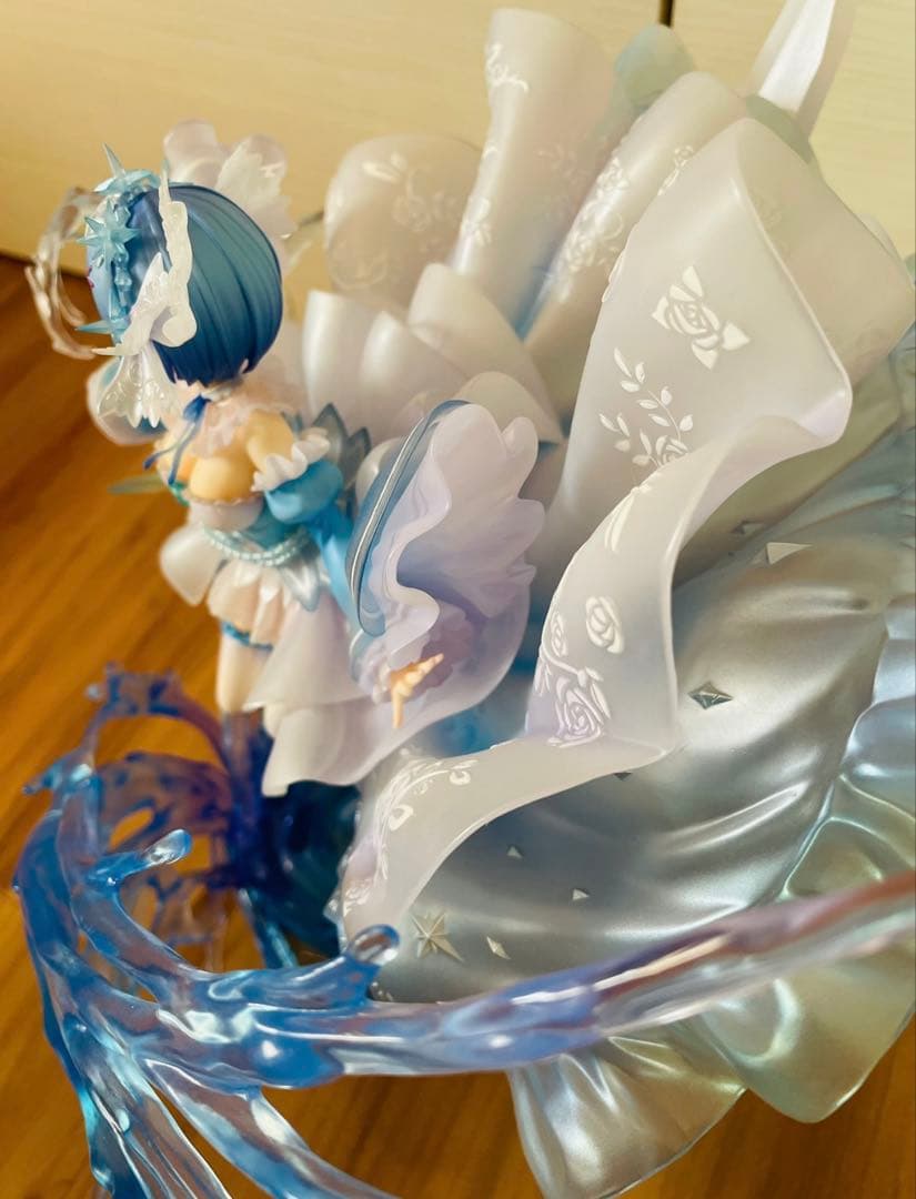 【極美品】渋スク リゼロ クリスタルドレスVer レム フィギュア