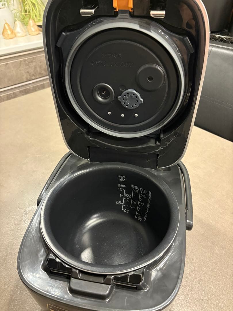 【圧力IH炊飯器5.5合炊き】象印 NW-JY10-BA ブラック