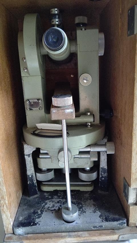 昭和３８年製　測量機