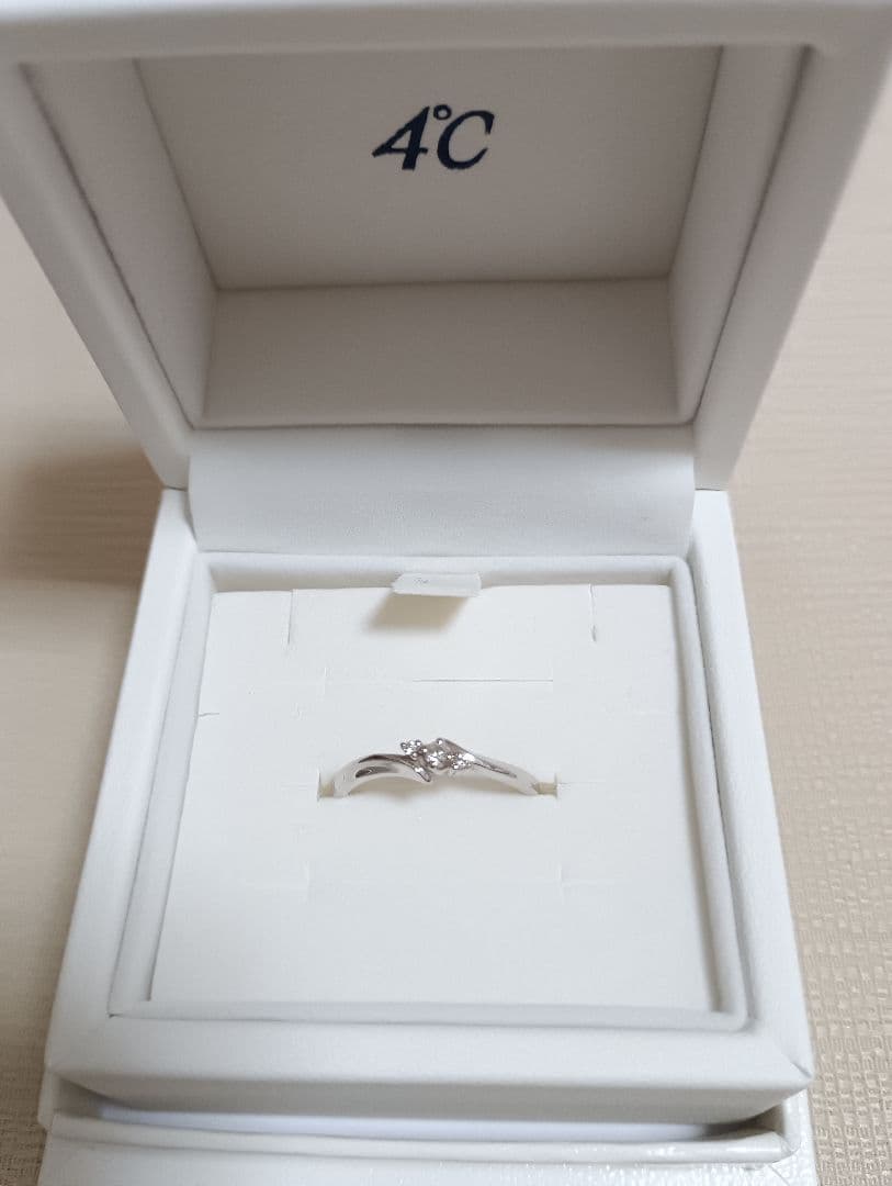 4℃　ヨンドシー　K18　ホワイトゴールド　ダイヤモンド　リング　8号　美品