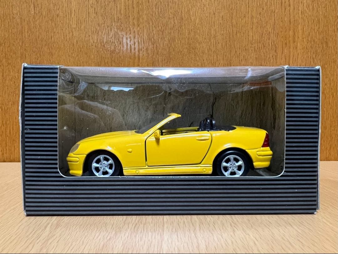 【希少】メルセデスベンツ SLK230 初代 ディーラー特注 イエロー ミニカー