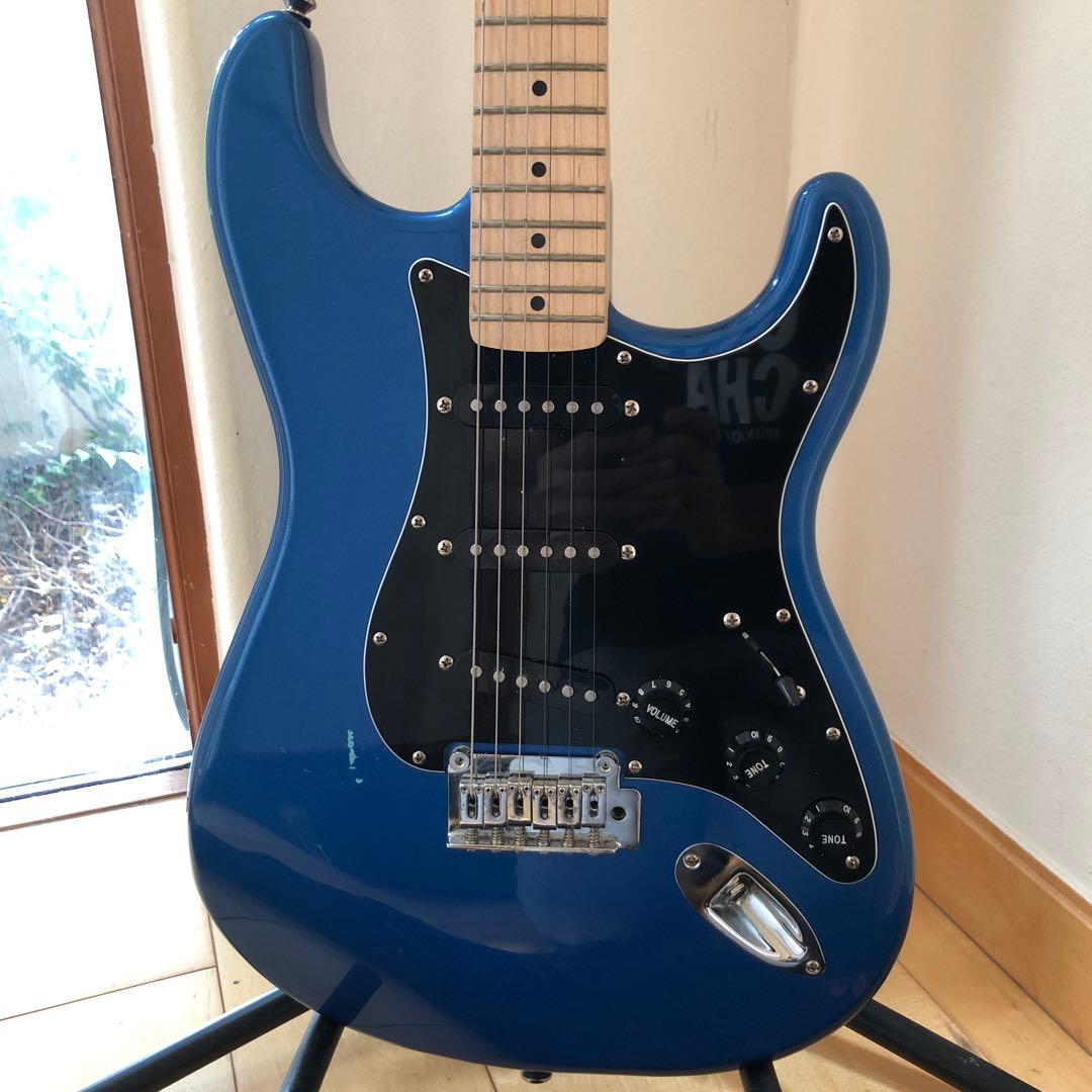 Squier by Fender Stratocaster メタリックブルー