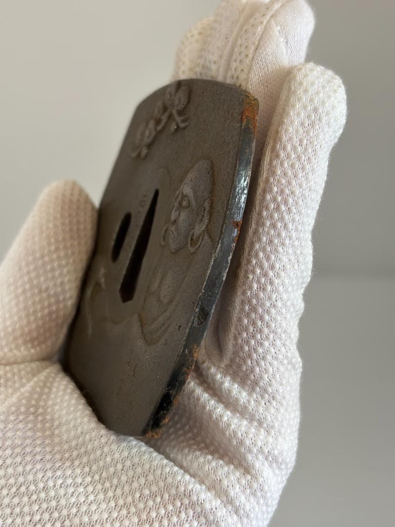 鍔(つば) 石黒正明作 鉄製 日本刀 明治時代 仏像と山 アンティーク