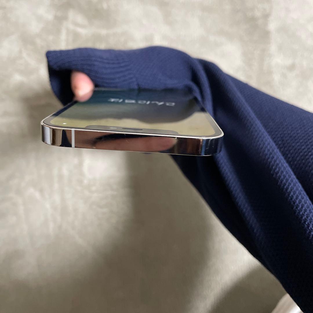 ゆみ iPhone12 Pro シルバー 本体