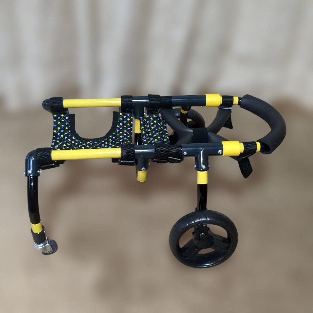 ワンちゃん4輪　リハビリ　食事補助　犬用車椅子　体制維持　犬の歩行器