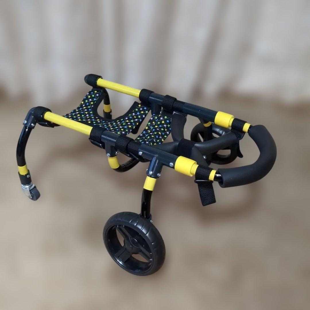 ワンちゃん4輪　リハビリ　食事補助　犬用車椅子　体制維持　犬の歩行器