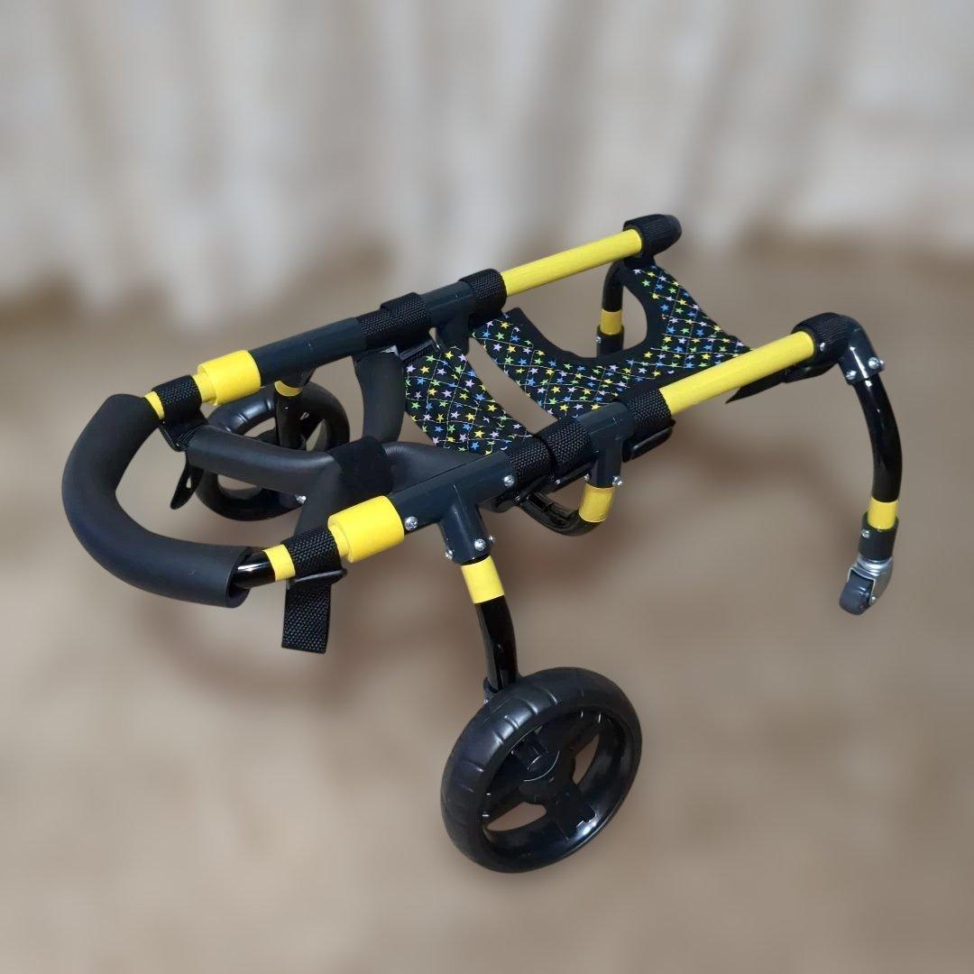 ワンちゃん4輪　リハビリ　食事補助　犬用車椅子　体制維持　犬の歩行器