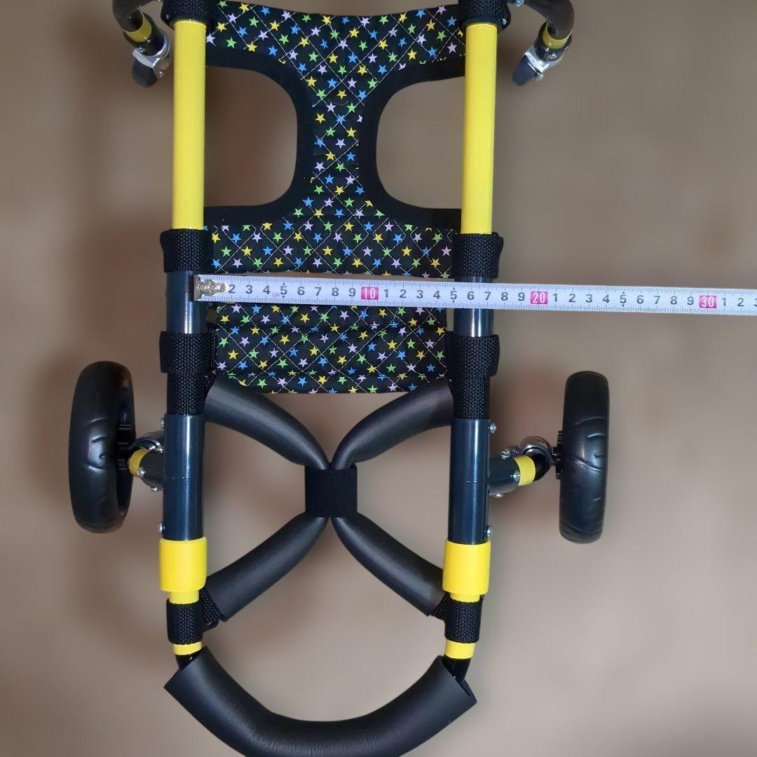 ワンちゃん4輪　リハビリ　食事補助　犬用車椅子　体制維持　犬の歩行器