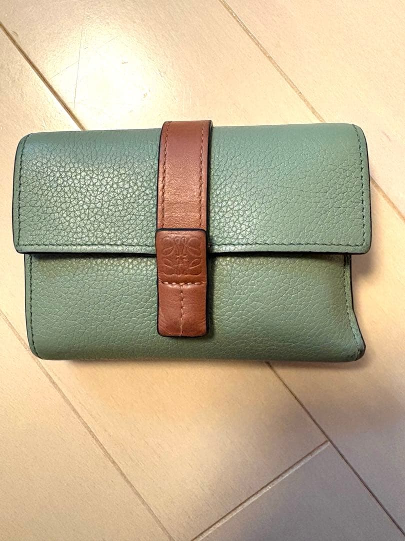 ロエベ　三つ折り財布　ミントグリーン