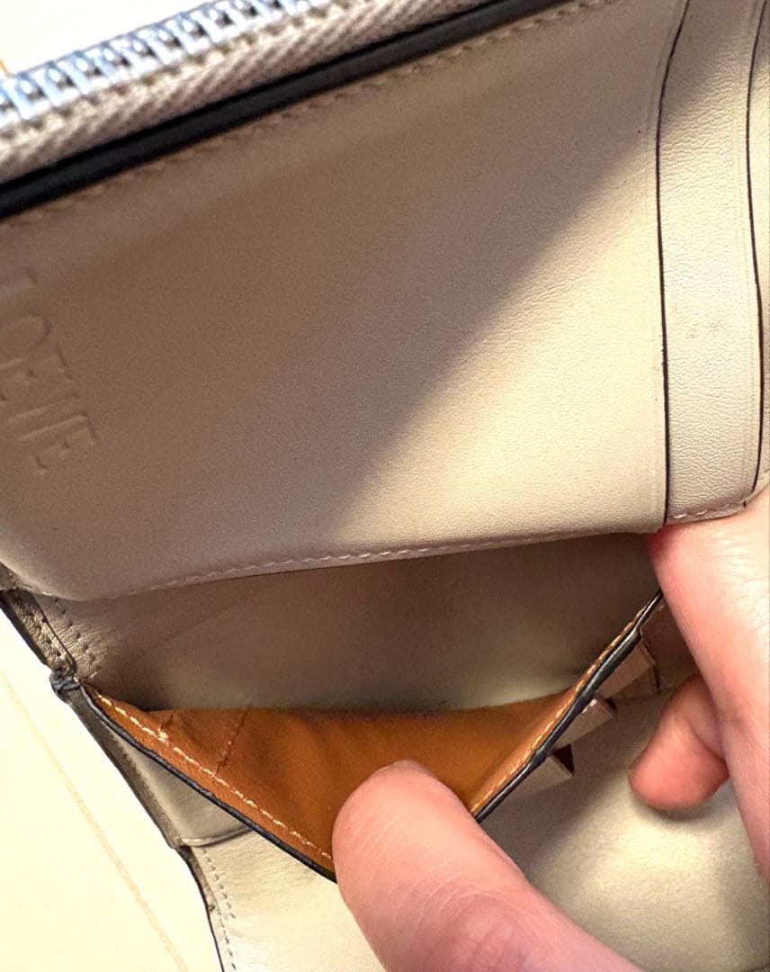 ロエベ　三つ折り財布　ミントグリーン