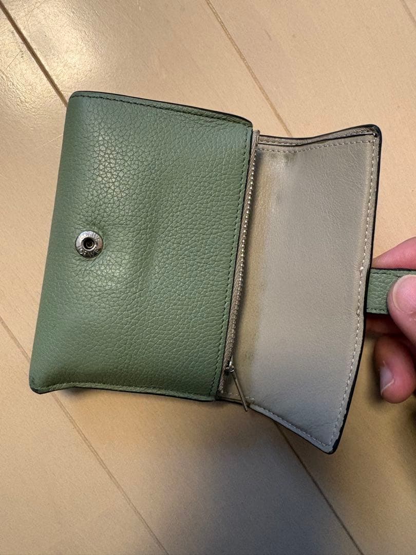 ロエベ　三つ折り財布　ミントグリーン