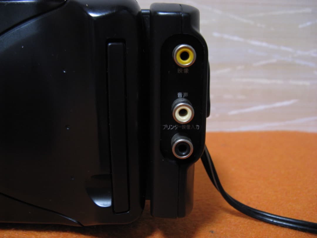 テープ再生動作OK！☆シャープの液晶8ミリビデオカメラ・VL-EL310