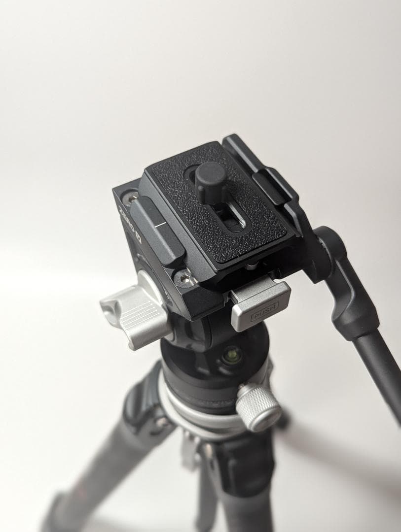 【新品同様品】Ulanzi ZERO V ビデオ用カーボントラベル三脚