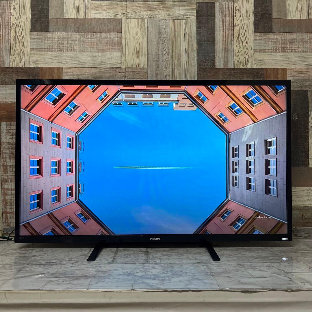 即日受渡❣️全国送料込フィリップス4K 4画面出力43型モニター 臨場サラウンド