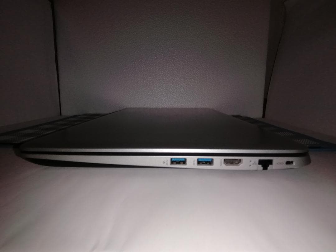 第8世代 i7搭載スタイリッシュノートPC　THIRDWAVE DX-KS F7