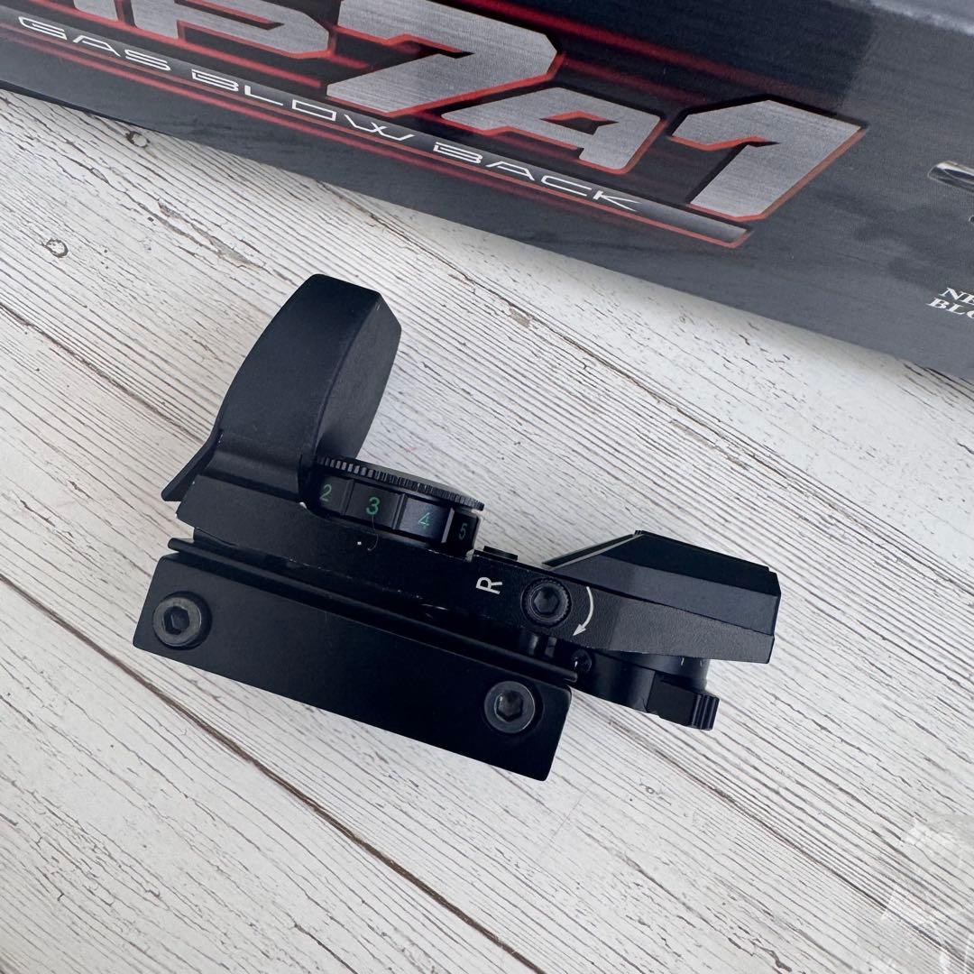 東京マルイMP7A1 GBB + サプレッサー + レッドドットサイト