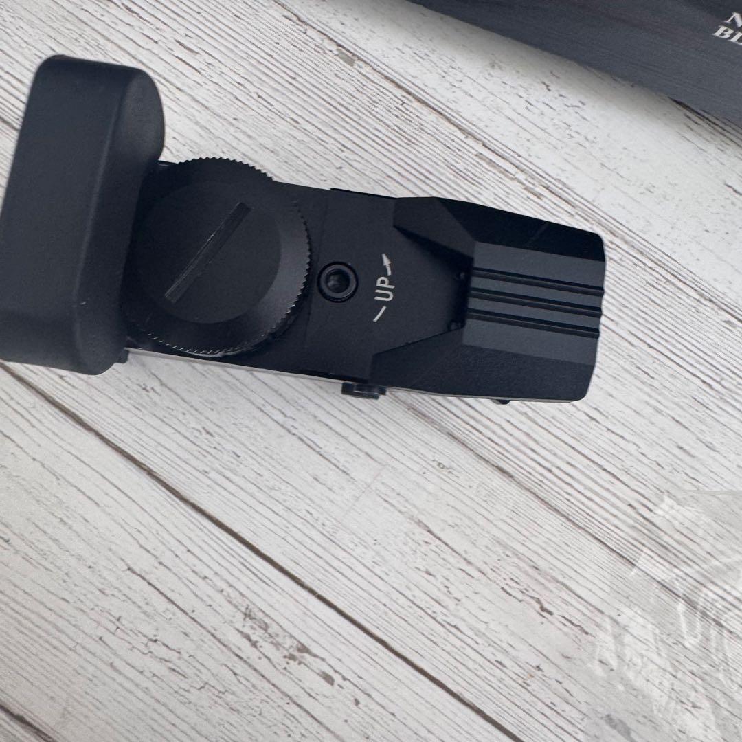 東京マルイMP7A1 GBB + サプレッサー + レッドドットサイト