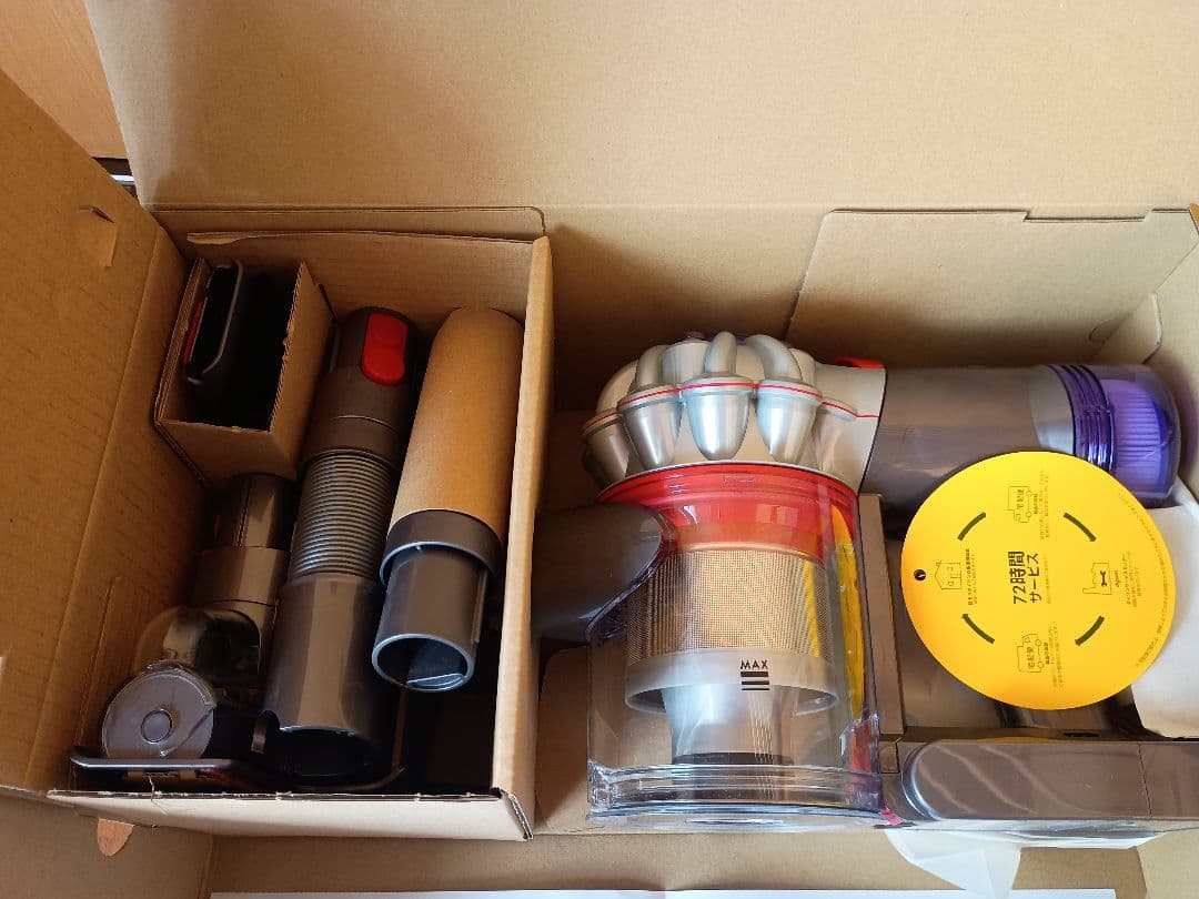 ■新品■dyson V8 Focus Clean　ダイソン掃除機　本体