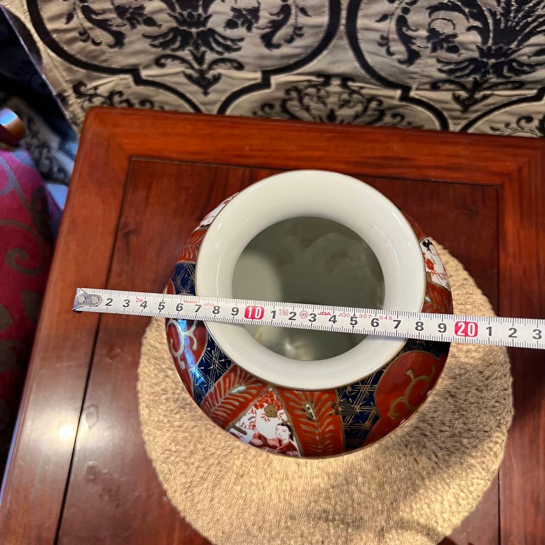 秀峰作 有田焼　花瓶　色絵金彩 美人図 壺 大花瓶 花器Traditional